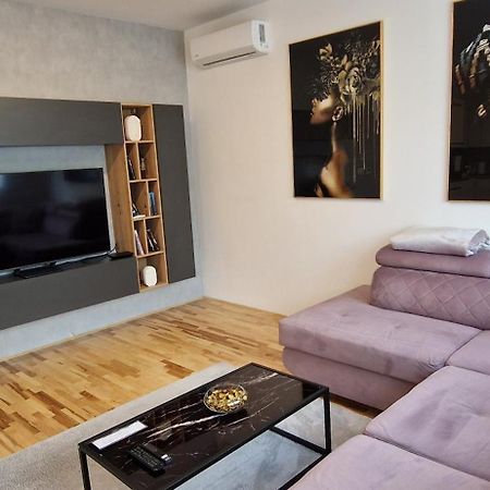 Apartman Plum - Self Check In, Free Parking Osijek Ngoại thất bức ảnh