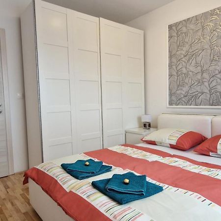 Apartman Plum - Self Check In, Free Parking Osijek Ngoại thất bức ảnh